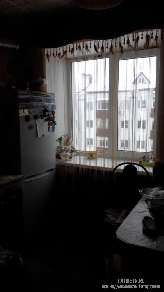 Отличная, светлая квартира в центре г. Зеленодольск. В квартире установлены пластиковые окна, новые межкомнатные... - 4