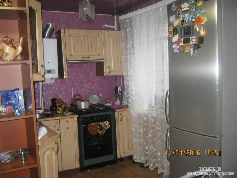 Шикарная трехкомнатная квартира в центре города Зеленодольска. Квартира большая, светлая, теплая, уютная;  сделана... - 2