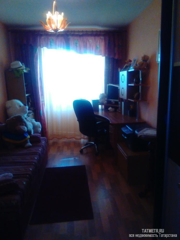 Отличная квартира в центре города Зеленодольск. Квартира большая, светлая, уютная, с раздельными комнатами. Кухонная... - 4