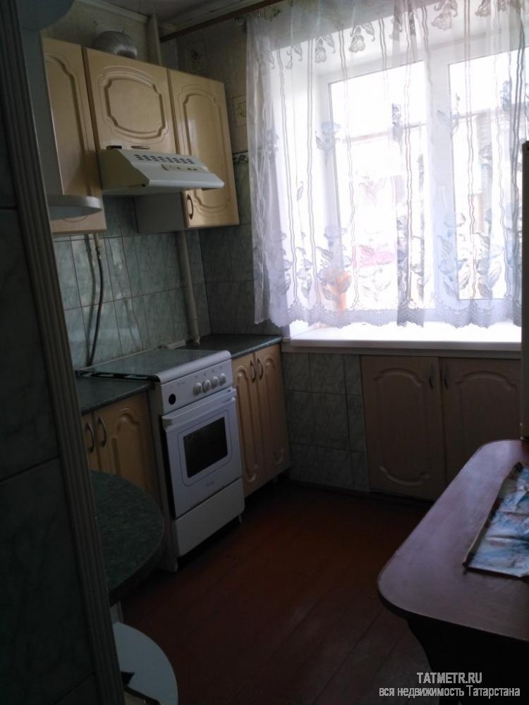 Хорошая уютная, теплая квартира в городе Волжске. В квартире поменяны окна, отопление, сантехника, установлены новые... - 2