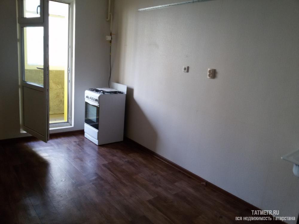 Сдается новая, чистая квартира в г. Зеленодольск. Без мебели. Рядом вся необходимая инфраструктура.