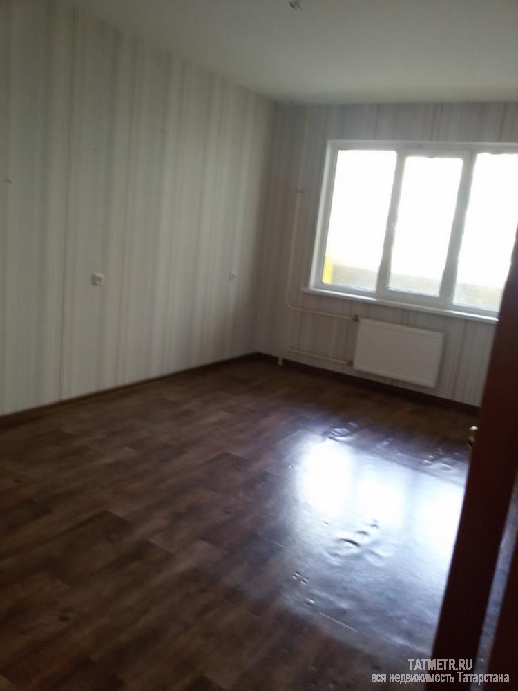Сдается новая, чистая квартира в г. Зеленодольск. Без мебели. Рядом вся необходимая инфраструктура. - 2