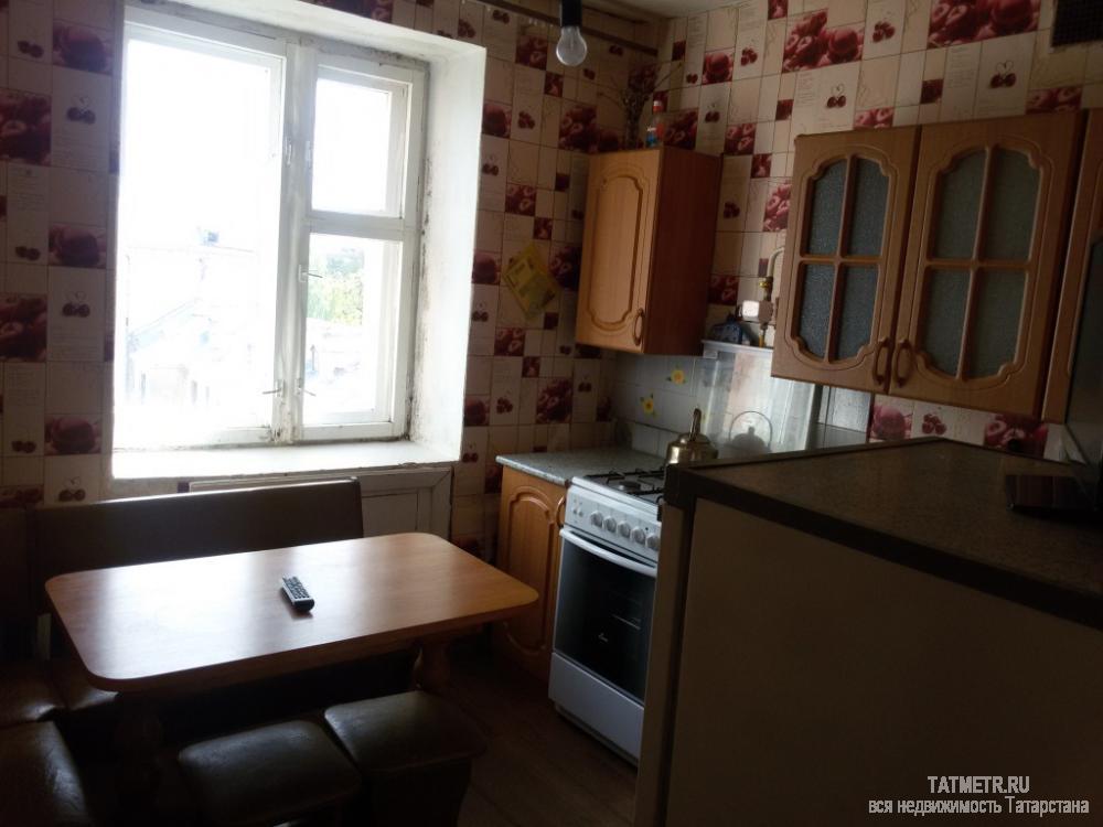 Хорошая квартира в самом центре города Зеленодольск. Квартира светлая, уютная, большая. Санузел совмещен, в кафеле.... - 2