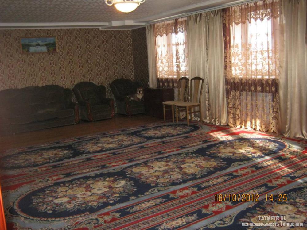 Огромный, шикарнейший коттедж в городе Зеленодольск, 4 очень больших, просторных комнат, на первом этаже зал-гостиная...