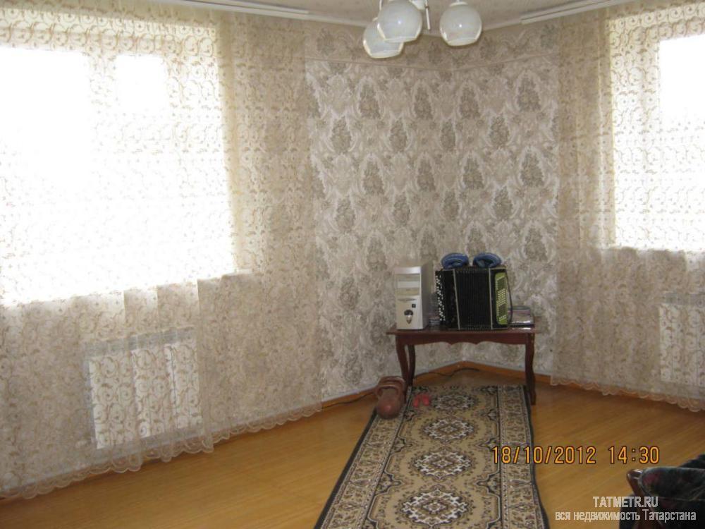 Огромный, шикарнейший коттедж в городе Зеленодольск, 4 очень больших, просторных комнат, на первом этаже зал-гостиная... - 7
