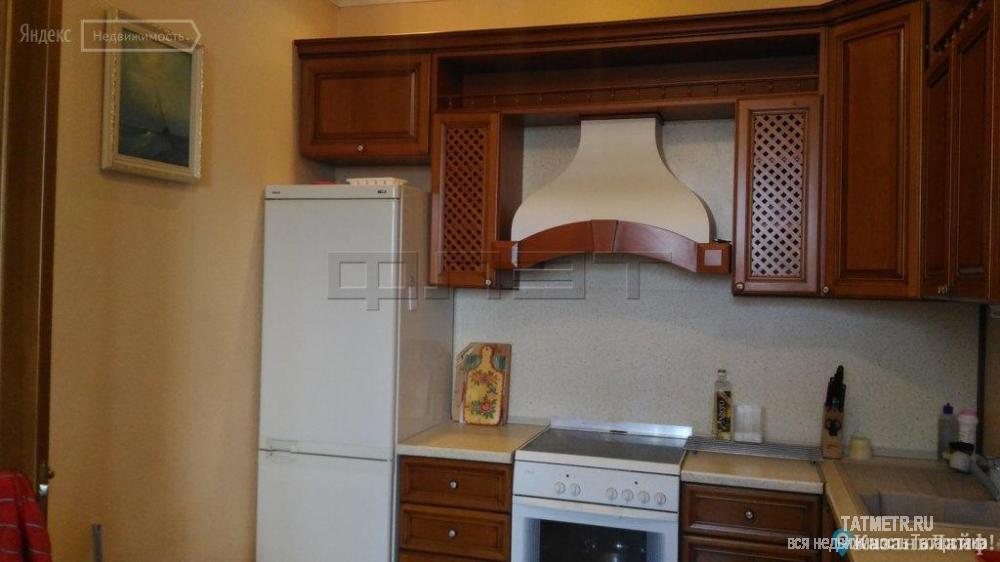 Сдается чистая, светлая 3-комнатная квартира в кирпичном доме, расположенном в историческом центре города Казани....