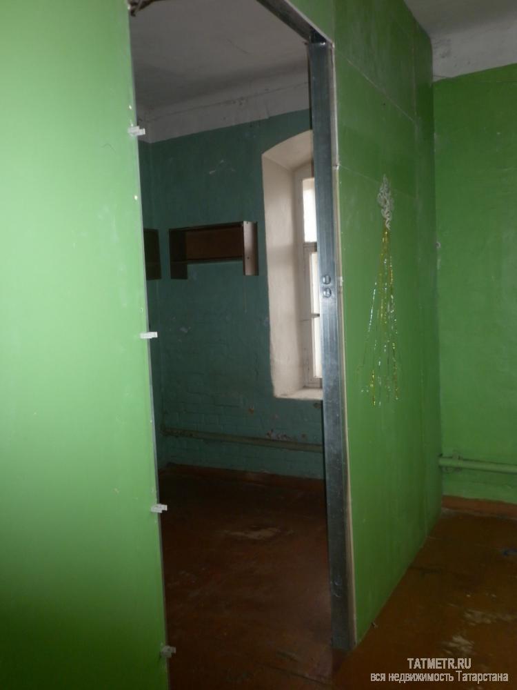Сдается помещение 251кв.  в Кировском районе, в здании льнокомбината, из которых 178кв. это прямоугольный зал с... - 2