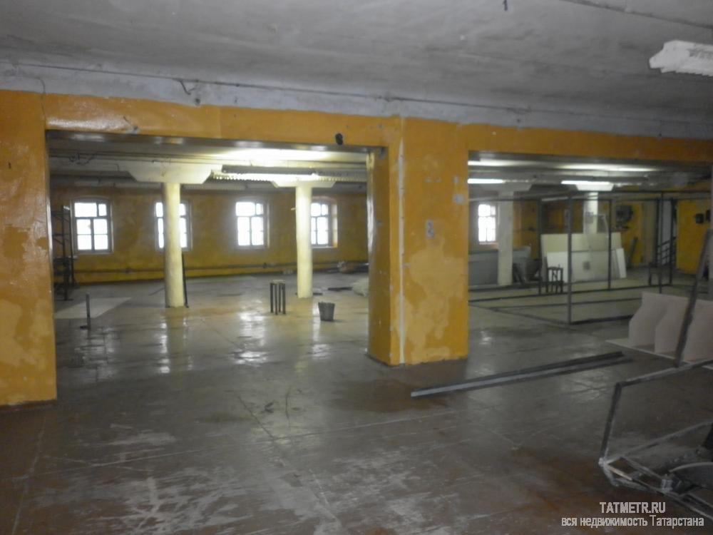 Сдается помещение 300кв.  в Кировском районе, в здании льнокомбината (зал с колоннами)  Отлично подойдет под...