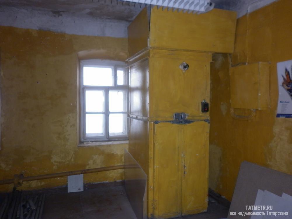 Сдается помещение 300кв.  в Кировском районе, в здании льнокомбината (зал с колоннами)  Отлично подойдет под... - 2