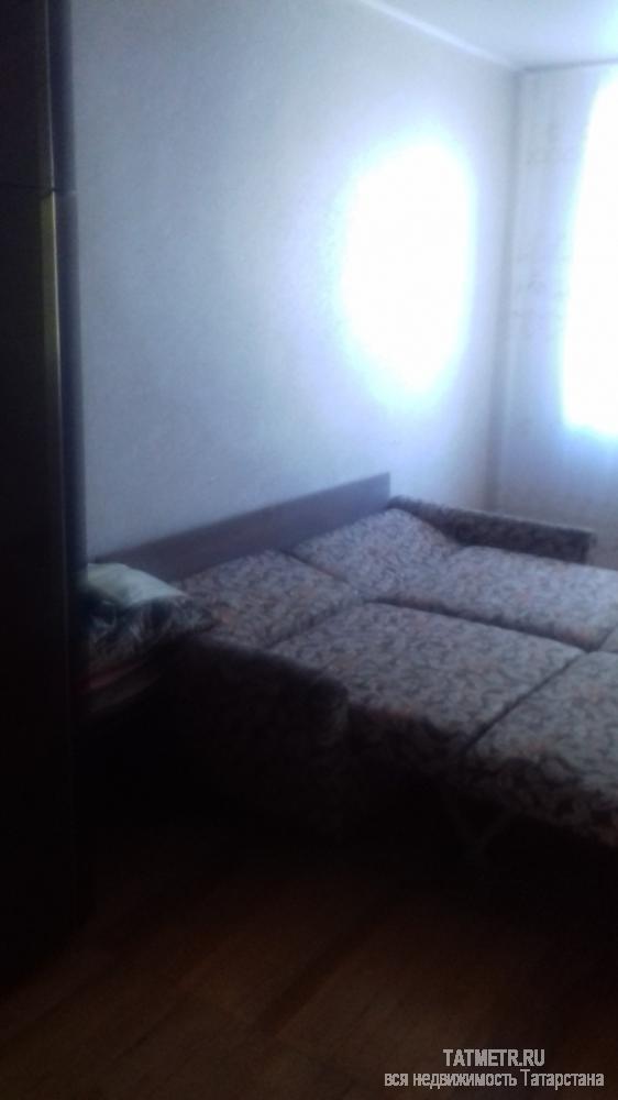 Отличная квартира в центре города Зеленодольск. В квартире два дивана, кресла, кровать, стенка, шкафы, кухонный... - 2