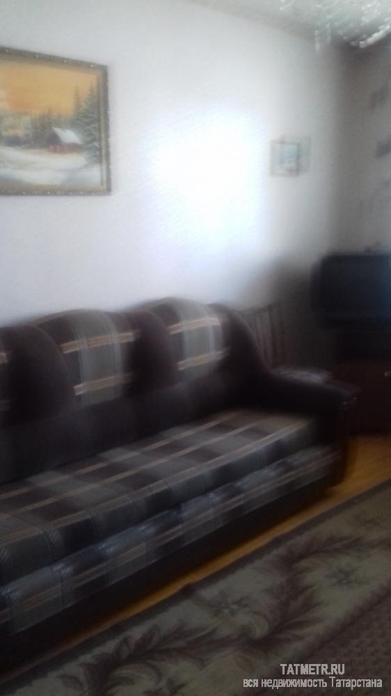 Отличная квартира в центре города Зеленодольск. В квартире два дивана, кресла, кровать, стенка, шкафы, кухонный... - 4