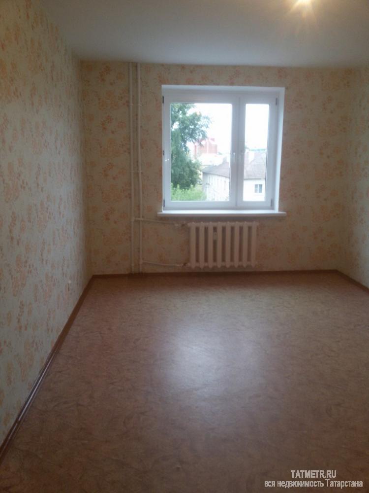 Сдается отличная, новая, чистая квартира в новом доме в г. Зеленодольск. С хорошим ремонтом. Комната просторная,... - 6