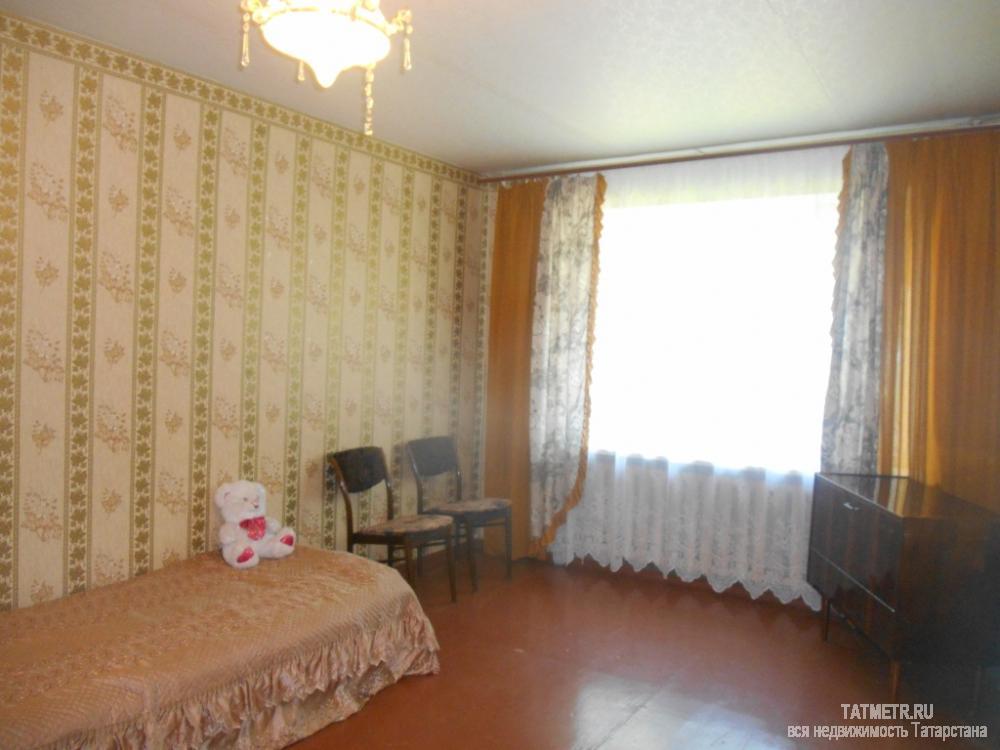 Сдается отличная квартира в г. Зеленодольск. В квартире имеется вся необходимая мебель, три спальных места,...
