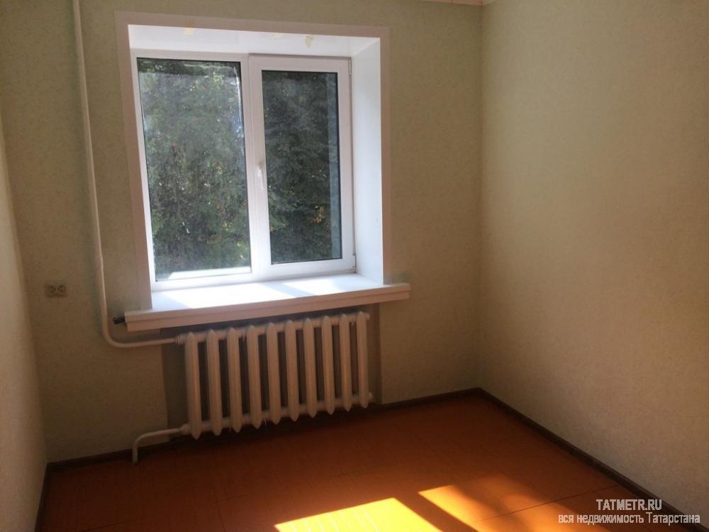 Сдаётся хорошая квартира в г. Зеленодольске. В квартире сделан свежий ремонт, установлены новые пластиковые окна, на... - 2