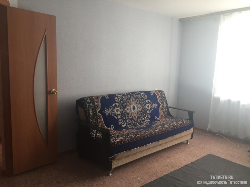 Сдается отличная однокомнатная квартира в новом доме в г. Зеленодольск. В квартире имеется диван, тумбочка, стол,...
