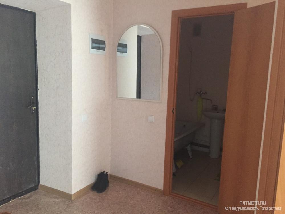 Сдается отличная однокомнатная квартира в новом доме в г. Зеленодольск. В квартире имеется диван, тумбочка, стол,... - 5