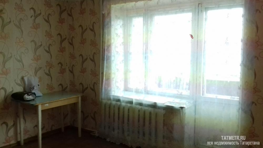 Сдается хорошая квартира в г. Зеленодольск. В квартире имеется раскладной диван, детская кроватка, кухонный стол и... - 1