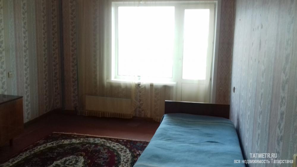 Сдается хорошая квартира в г. Зеленодольск, в центре мкр. Мирный. В квартире имеется кровать, шкаф, телевизор,...