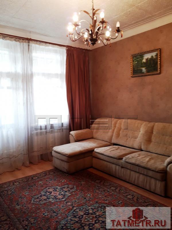 Продается 3- х комнатная квартира - «сталинка» на 4 этаже  кирпичного дома в самом центре Московского района  по ул....