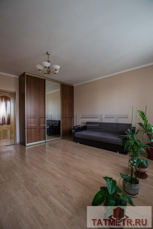 Продаётся просторная, светлая квартира в кирпичном доме на ул.Космонавтов,42а. Дом сдался в 2013 году, в квартире... - 2
