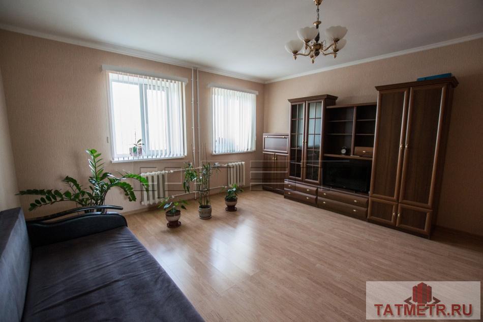 Продаётся просторная, светлая квартира в кирпичном доме на ул.Космонавтов,42а. Дом сдался в 2013 году, в квартире... - 3