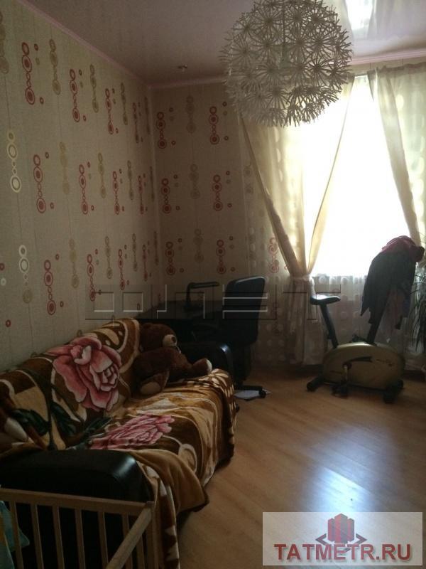 Продается 2 комнатная квартира в шикарном, тихом месте Приволжского района г. Казани по адресу: Алтан д. 74. Две... - 1