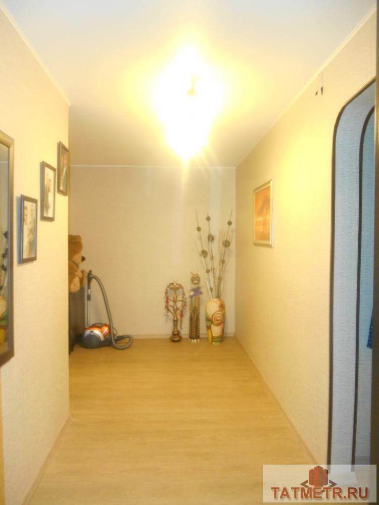 Замечательная трехкомнатная квартира улучшенной планировки в г. Зеленодольск. Комнаты просторные, уютные, с отличным... - 9