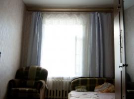 Просторная комната в блочном общежитии, в доме типа «Сталинка»....