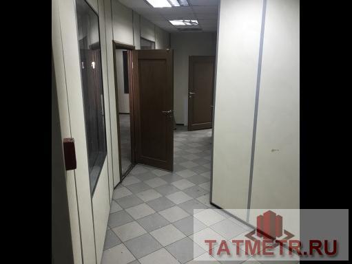 Сдам офис 53.5 м², отдельный вход, пультовая охрана, большие окна, 2 с/у  700₽+к/у  До метро Кремлевская 800 метров... - 2