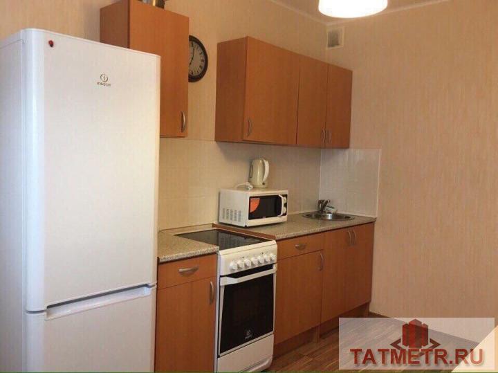 Сдается просторная 1-комнатная квартира в новом доме, расположенном в спальном районе города Казани. Рядом с домом... - 1