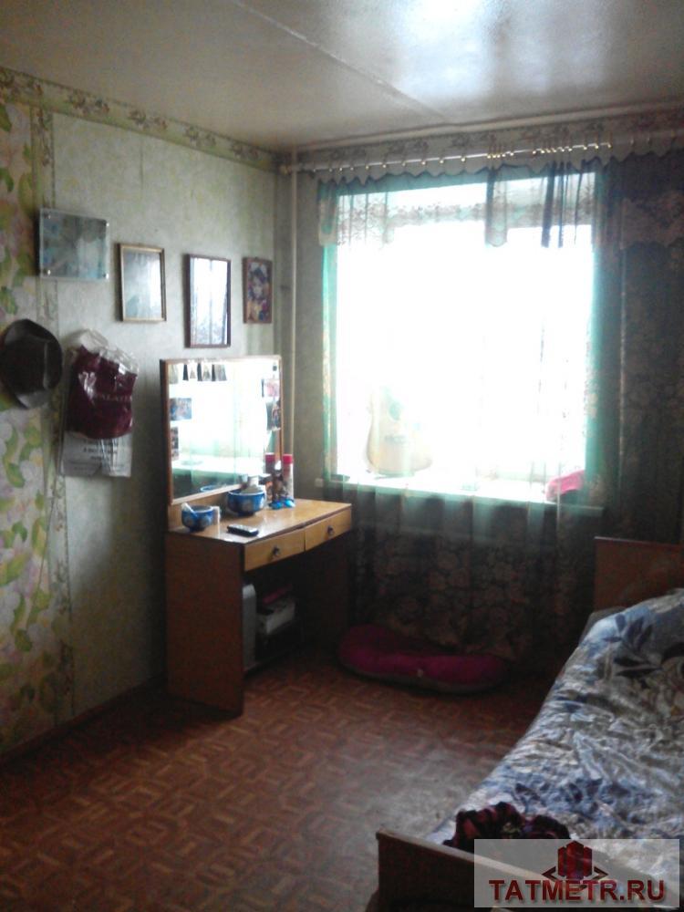 Квартира в городе Зеленодольск. Все комнаты раздельные, просторные , светлые, теплые. Окна стеклопакет, выходят на... - 4