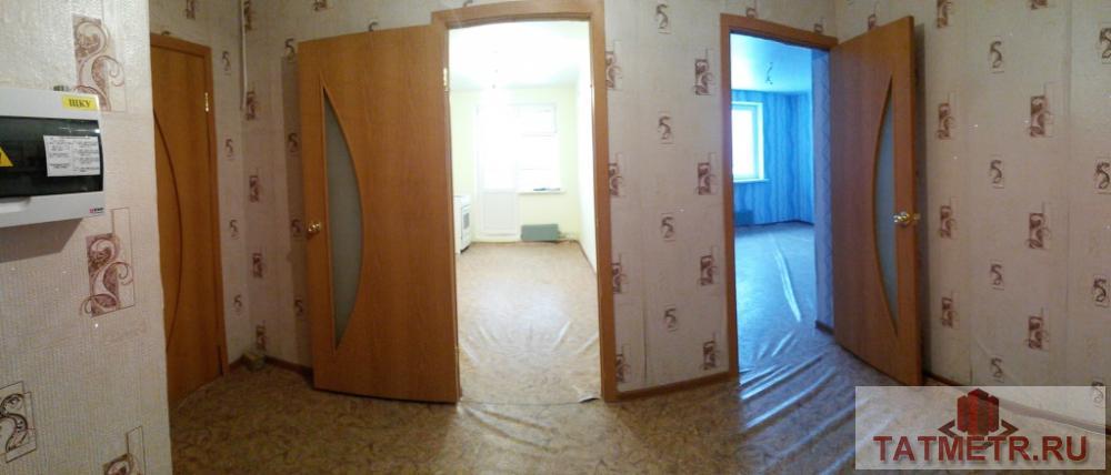 Хорошая, светлая квартира в г. Зеленодольск на высоком первом этаже. Зал 16.3 кв.м, кухня 10.2 кв.м, просторная... - 2