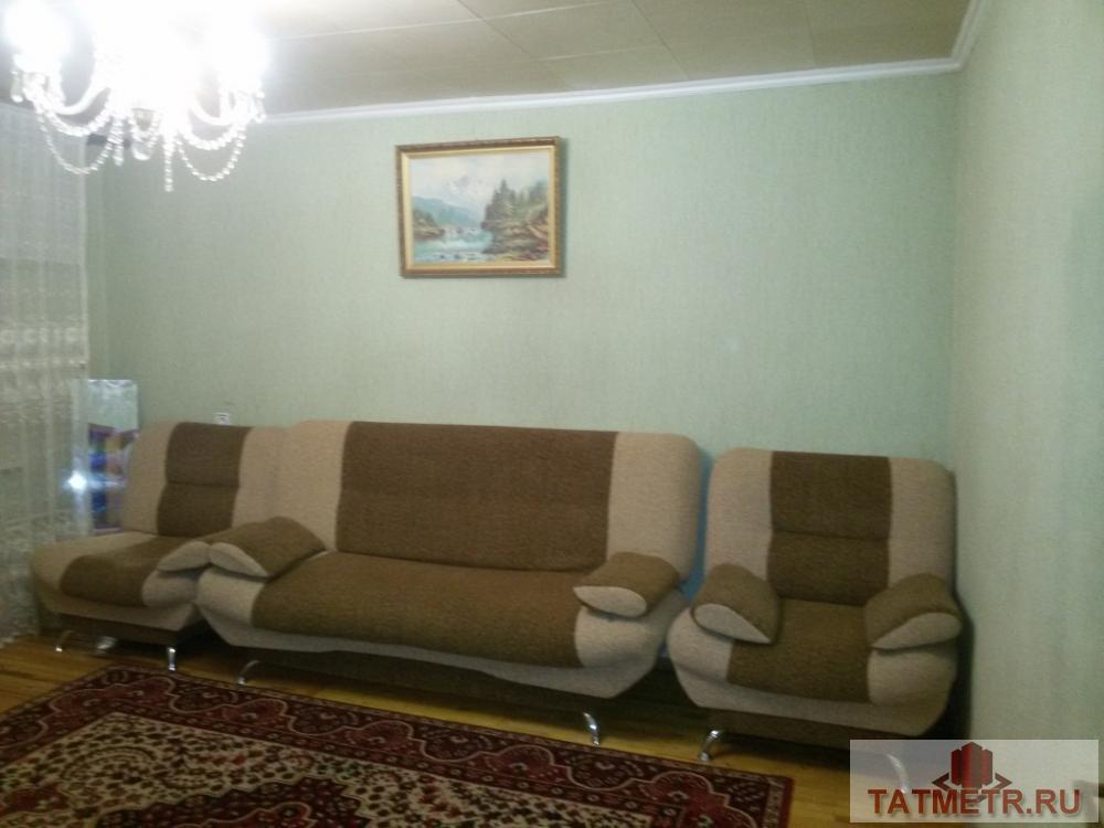 Продается отличная квартира на мирном в г. Зеленодольск. Все комнаты раздельные, большие, светлые, чистые, потолки... - 2