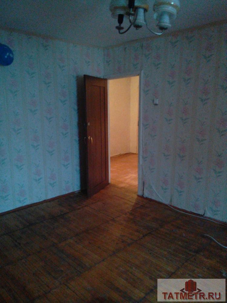 Отличная комната в трехкомнатной квартире в г. Зеленодольск. Комната уютная, светлая. Имеется застекленная лоджия.... - 2