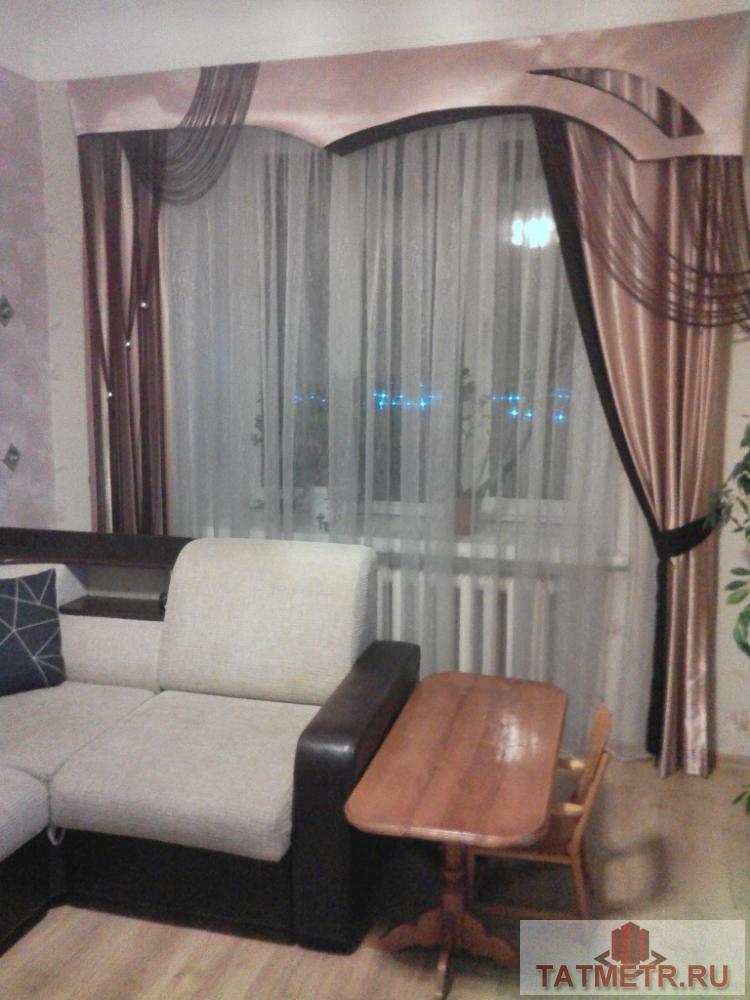 Отличная трёхкомнатная квартира с хорошим ремонтом в Зеленодольске. Во всех комнатах окна стеклопакет, полы ламинат,... - 1