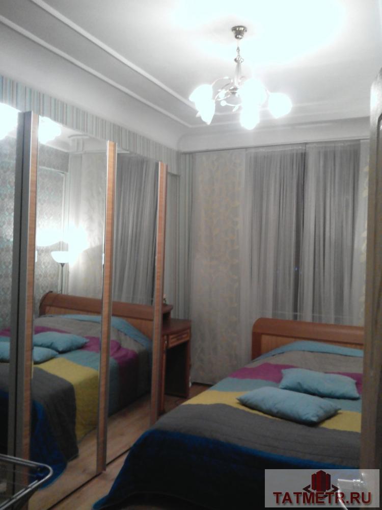 Отличная трёхкомнатная квартира с хорошим ремонтом в Зеленодольске. Во всех комнатах окна стеклопакет, полы ламинат,... - 2
