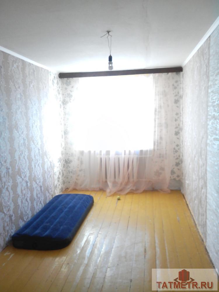 Сдаётся уютная, просторная квартира в тихом районе г. Зеленодольск. В квартире есть 2 дивана, телевизор, кухонный... - 2
