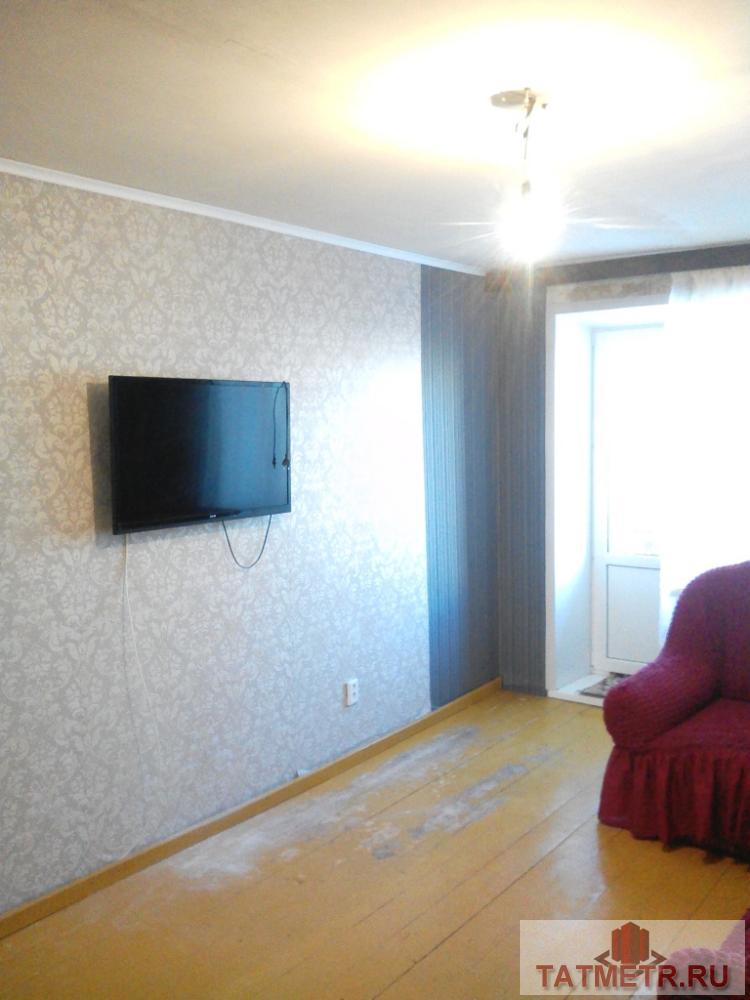 Сдаётся уютная, просторная квартира в тихом районе г. Зеленодольск. В квартире есть 2 дивана, телевизор, кухонный... - 3