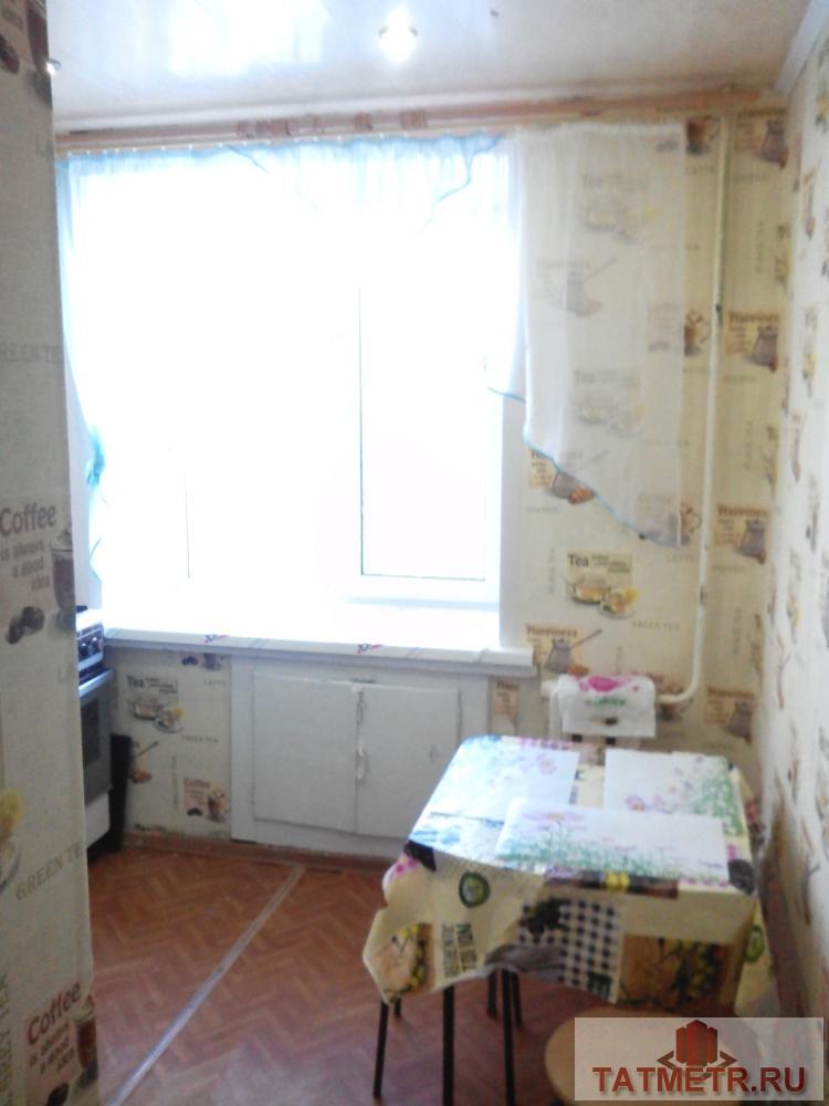 Сдаётся уютная, просторная квартира в тихом районе г. Зеленодольск. В квартире есть 2 дивана, телевизор, кухонный... - 4