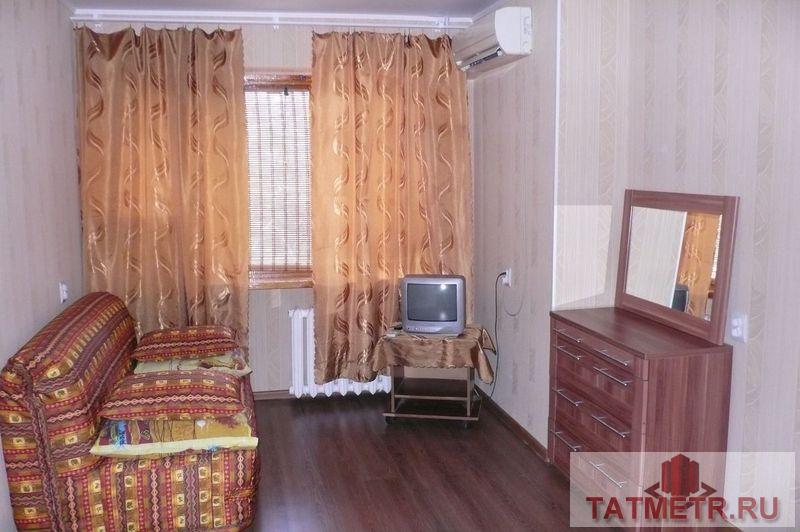 Сдается светлая 1-комнатная квартира в кирпичном доме, расположенном в спальном районе города Казани. Рядом с домом... - 1