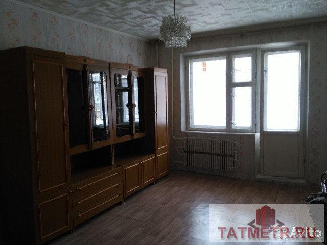 Продается просторная, светлая однокомнатная квартира ленинградка общей площадью 37,9 кв.м на 1-ом этаже 10 этажного...