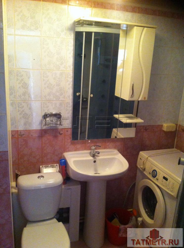 Сдается чистая 1-комнатная квартира в кирпичном доме, расположенном в спальном районе города Казани. Рядом с домом... - 5