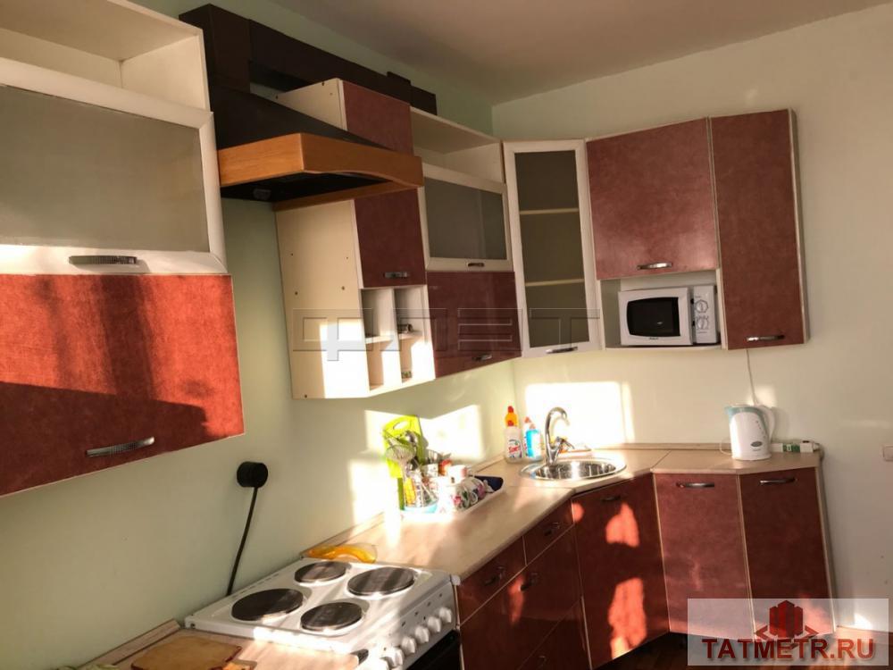 Сдается уютная 1-комнатная квартира в кирпичном доме, расположенном в спальном районе города Казани. Рядом с домом... - 1