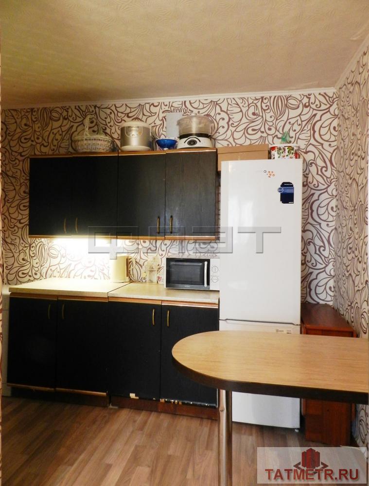 В Приволжском районе Казани продается уютная комната  в кирпичном доме по ул. Гарифьянова, 42. Комната поделена на 2... - 1