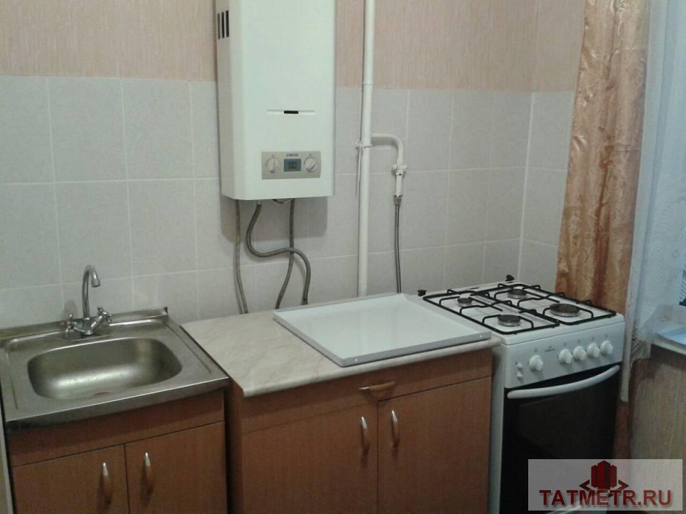 Сдается чистая 1-комнатная квартира в кирпичном доме, расположенном в спальном районе города Казани. Рядом с домом... - 2