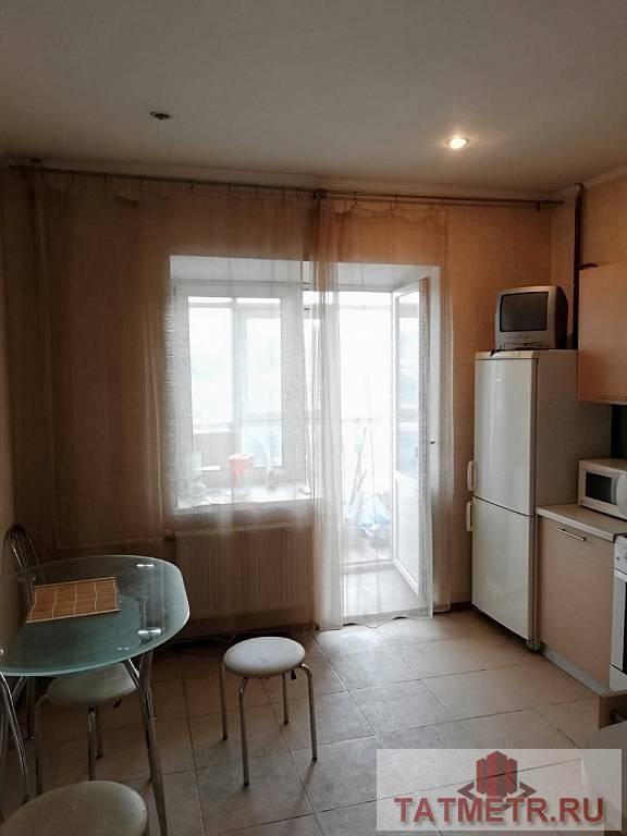 Сдается уютная 1-комнатная квартира в кирпичном доме, расположенном в спальном районе города Казани. Рядом с домом... - 3