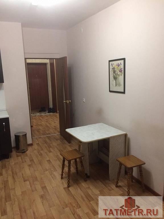 Сдается просторная 1-комнатная квартира в кирпичном доме, расположенном в спальном районе города Казани. Рядом с... - 1
