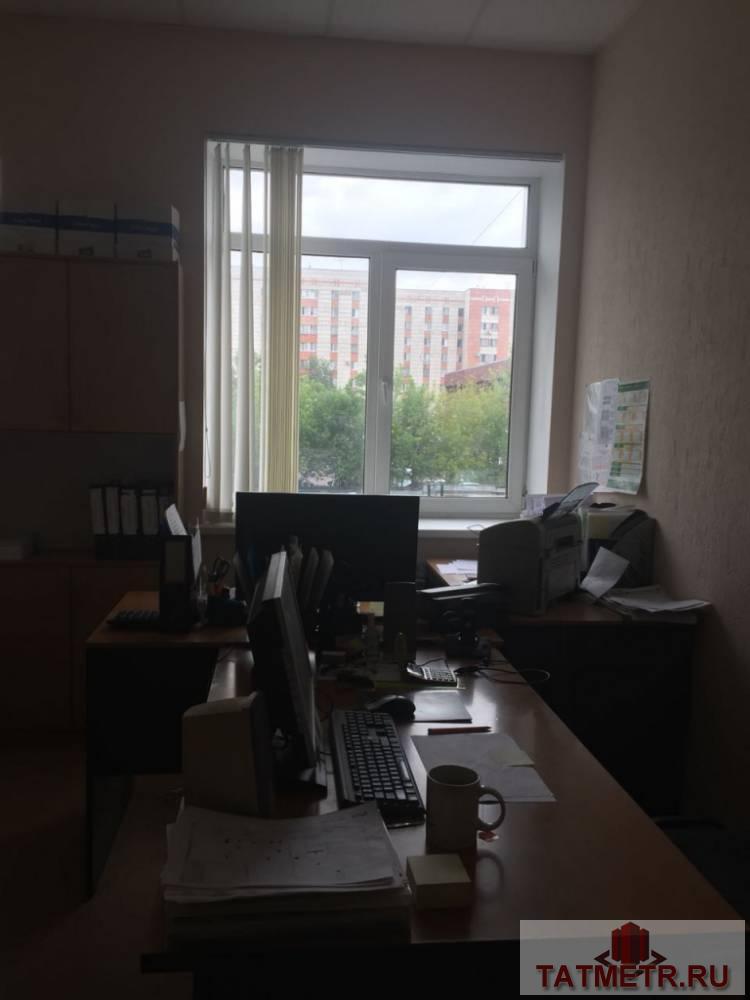 Сдается офис в Ново-Савиновском районе, ул. Лаврентьева. В офисе выполнен ремонт, состоит из 2 комнат, В каждом... - 25