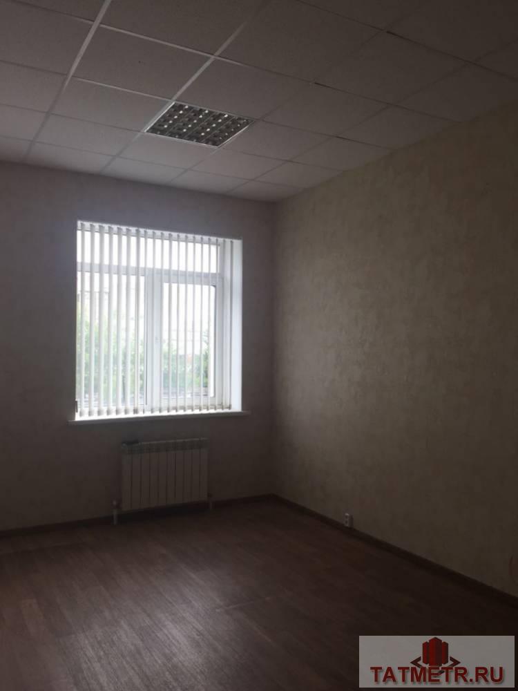 Сдаю офис в Ново-Савиновском районе, расположенный в бизнес-центре по адресу Лаврентьева, д. 3. В офисе выполнен... - 1