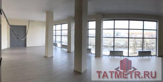 Продается офис на Ямашева, 3 этаж трехэтажного здания. Помещение разделено на 5 зон, Панорамные окна от пола до... - 1